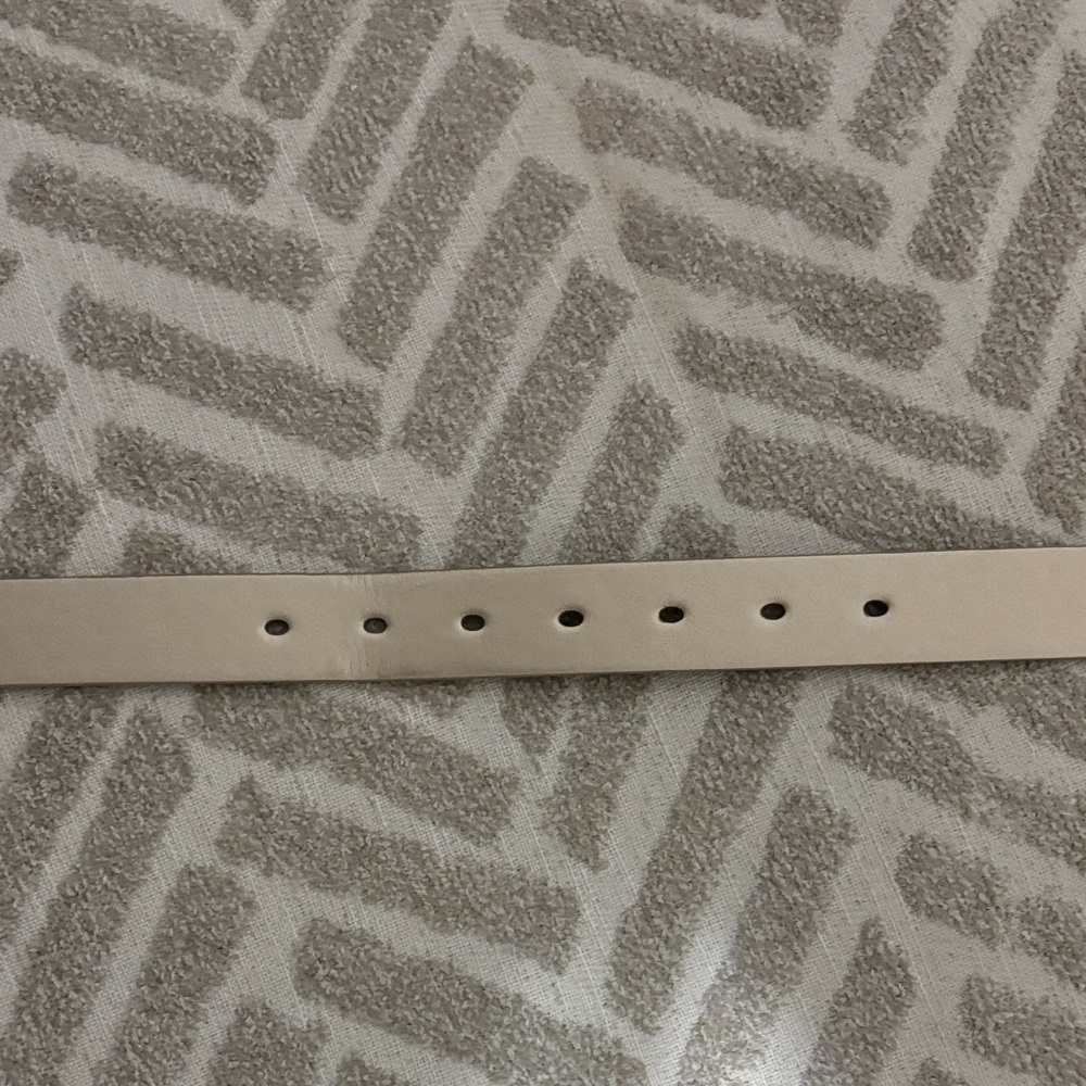 Elegant Tan Belt with Gold Buckle - Picture 11 of 13